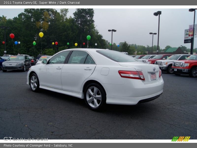 Super White / Dark Charcoal 2011 Toyota Camry SE