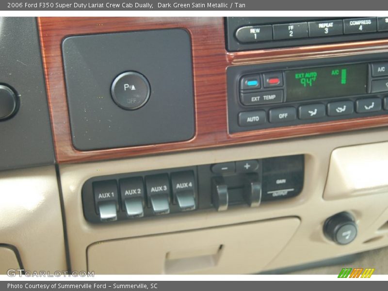 Controls of 2006 F350 Super Duty Lariat Crew Cab Dually