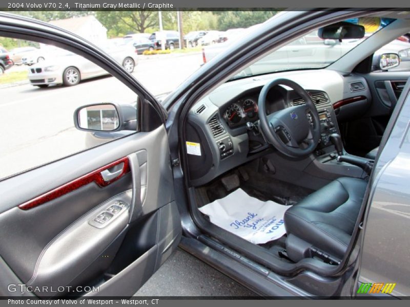  2004 V70 2.4 Graphite Interior