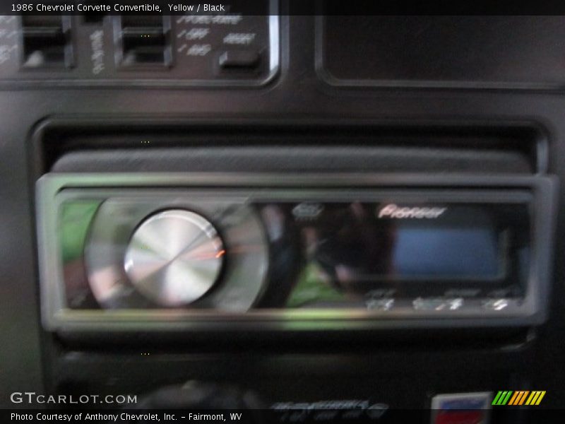 Yellow / Black 1986 Chevrolet Corvette Convertible