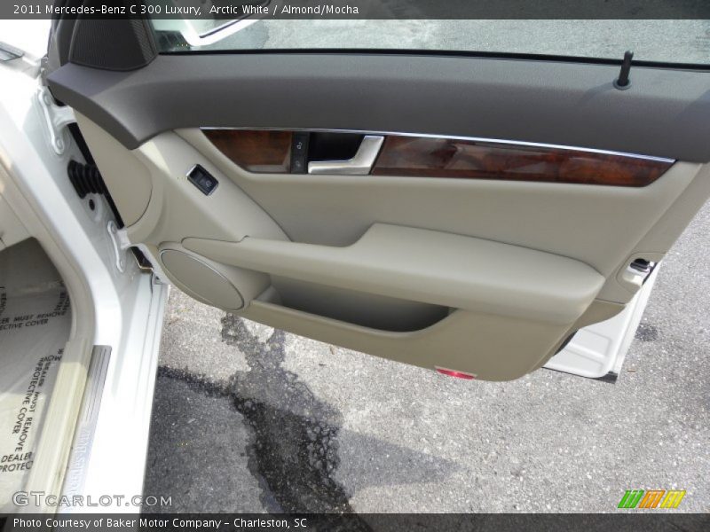 Arctic White / Almond/Mocha 2011 Mercedes-Benz C 300 Luxury