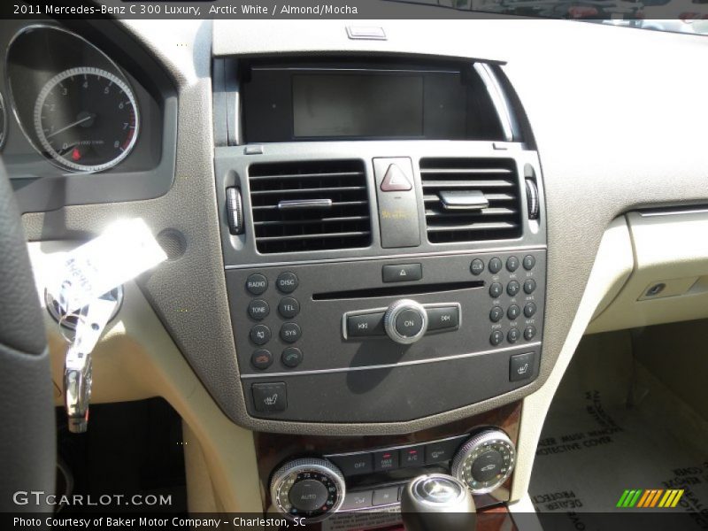 Arctic White / Almond/Mocha 2011 Mercedes-Benz C 300 Luxury