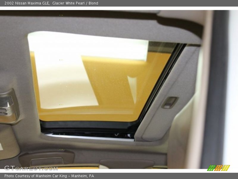 Glacier White Pearl / Blond 2002 Nissan Maxima GLE