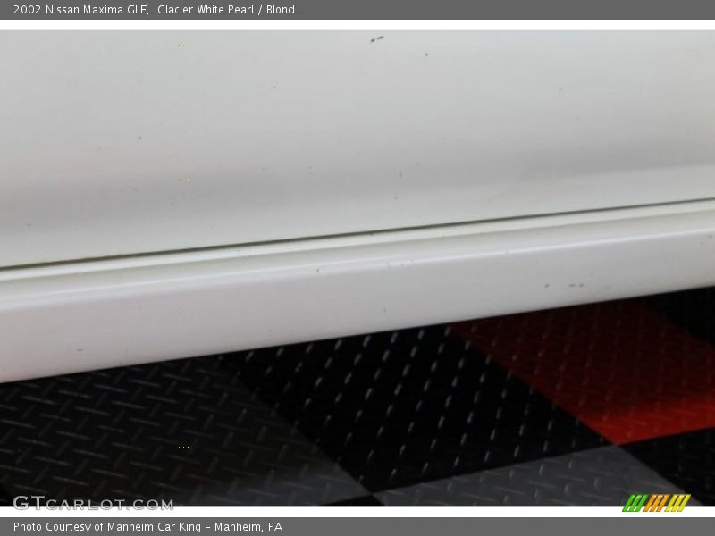 Glacier White Pearl / Blond 2002 Nissan Maxima GLE