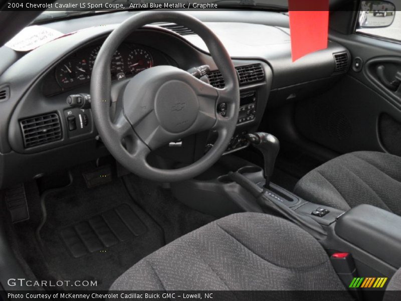 Graphite Interior - 2004 Cavalier LS Sport Coupe 