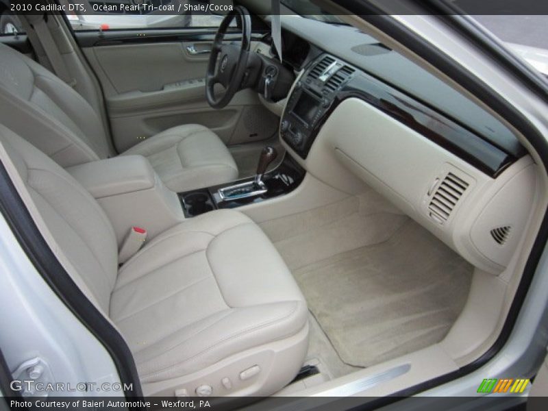 Ocean Pearl Tri-coat / Shale/Cocoa 2010 Cadillac DTS