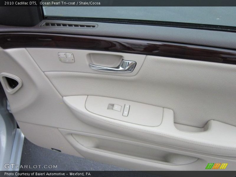 Ocean Pearl Tri-coat / Shale/Cocoa 2010 Cadillac DTS