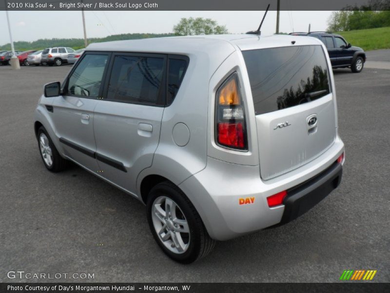 Bright Silver / Black Soul Logo Cloth 2010 Kia Soul +