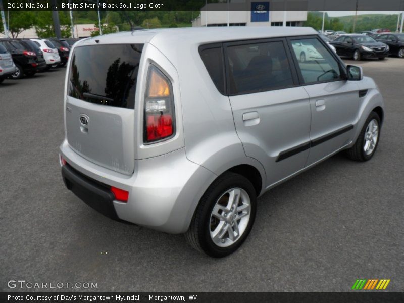 Bright Silver / Black Soul Logo Cloth 2010 Kia Soul +