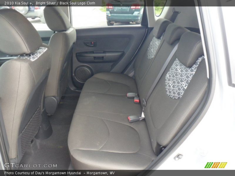 Bright Silver / Black Soul Logo Cloth 2010 Kia Soul +