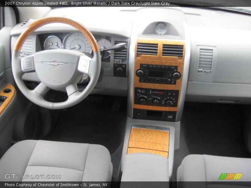 Dashboard of 2007 Aspen Limited 4WD