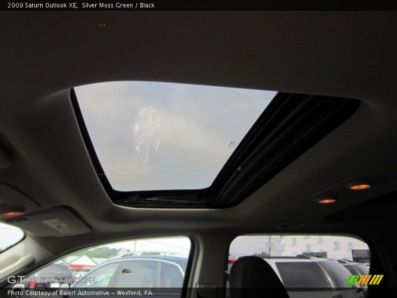 Silver Moss Green / Black 2009 Saturn Outlook XE