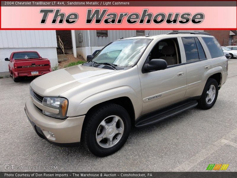 Sandstone Metallic / Light Cashmere 2004 Chevrolet TrailBlazer LT 4x4