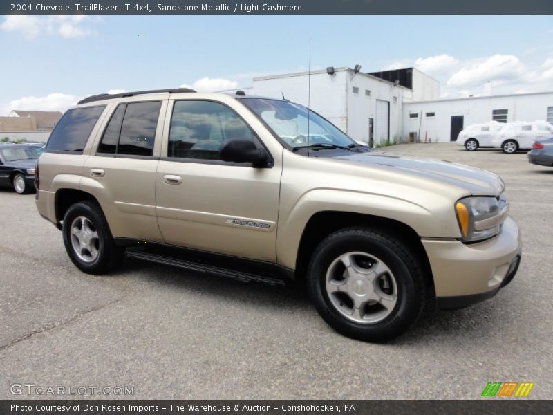 Sandstone Metallic / Light Cashmere 2004 Chevrolet TrailBlazer LT 4x4
