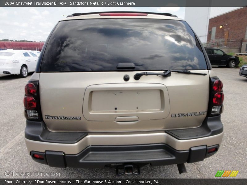 Sandstone Metallic / Light Cashmere 2004 Chevrolet TrailBlazer LT 4x4