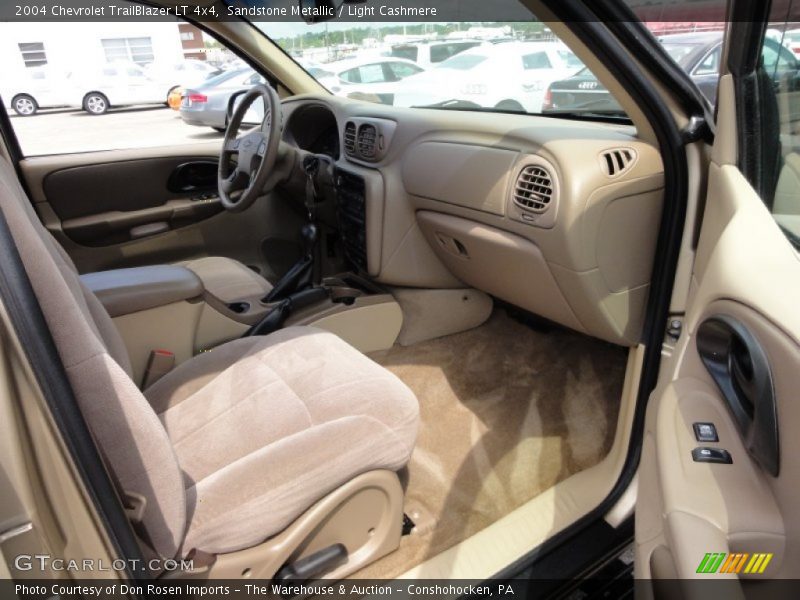 Sandstone Metallic / Light Cashmere 2004 Chevrolet TrailBlazer LT 4x4