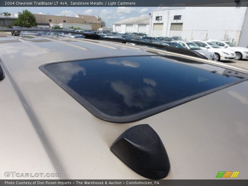Sandstone Metallic / Light Cashmere 2004 Chevrolet TrailBlazer LT 4x4