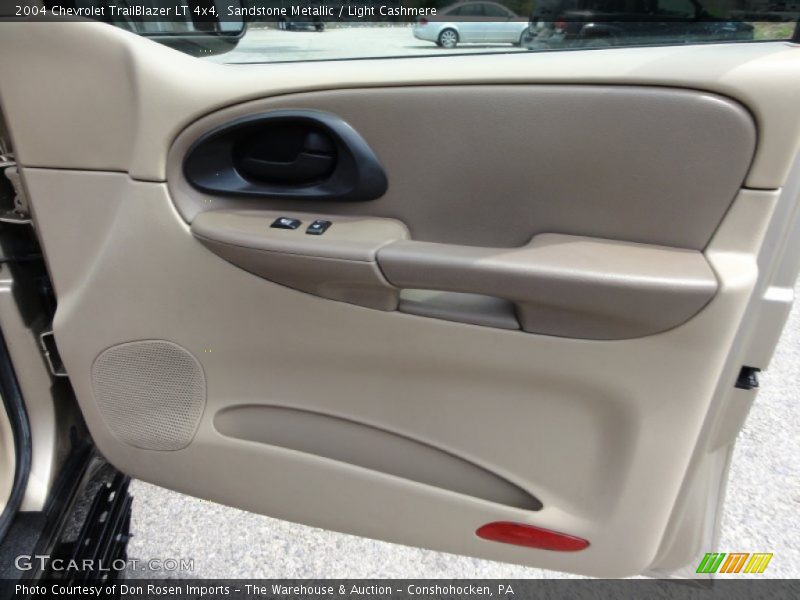 Sandstone Metallic / Light Cashmere 2004 Chevrolet TrailBlazer LT 4x4