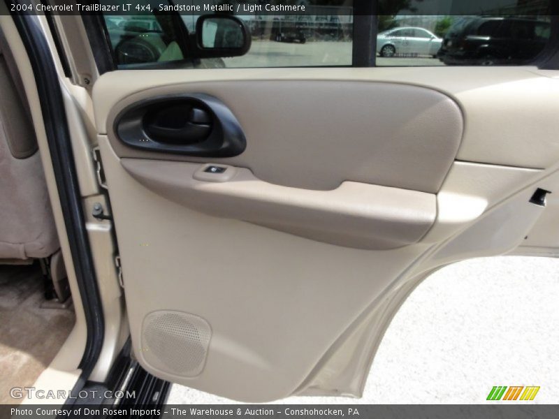 Sandstone Metallic / Light Cashmere 2004 Chevrolet TrailBlazer LT 4x4
