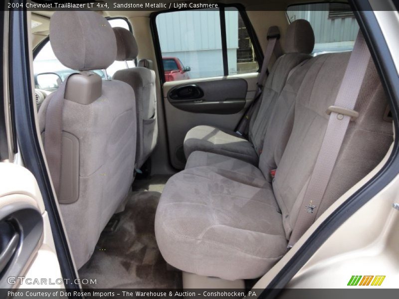 Sandstone Metallic / Light Cashmere 2004 Chevrolet TrailBlazer LT 4x4