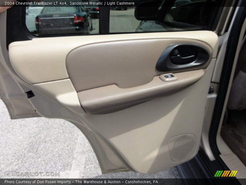 Sandstone Metallic / Light Cashmere 2004 Chevrolet TrailBlazer LT 4x4