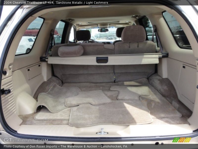 Sandstone Metallic / Light Cashmere 2004 Chevrolet TrailBlazer LT 4x4