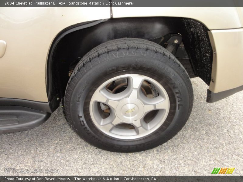 Sandstone Metallic / Light Cashmere 2004 Chevrolet TrailBlazer LT 4x4