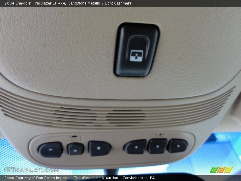 Sandstone Metallic / Light Cashmere 2004 Chevrolet TrailBlazer LT 4x4