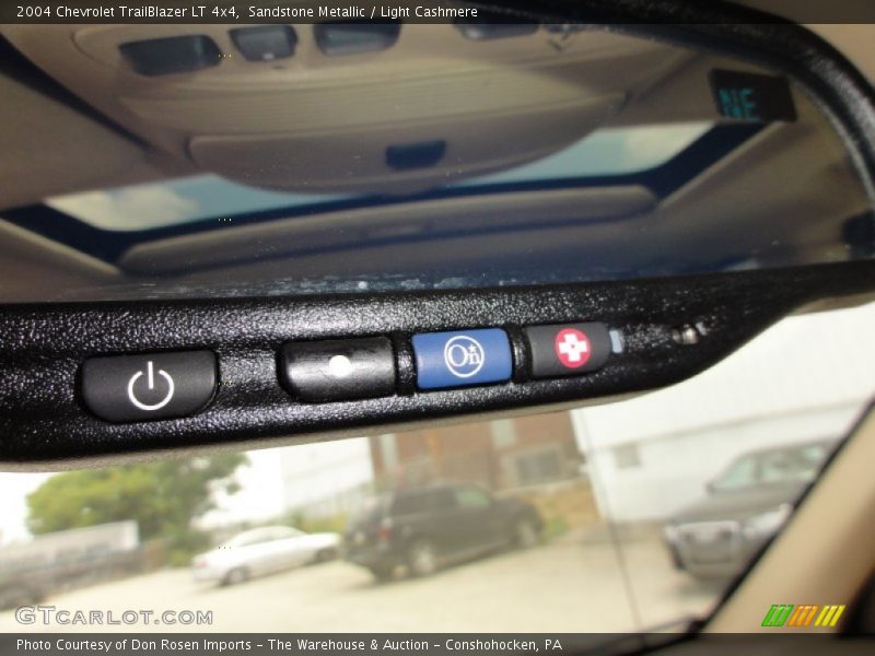 Sandstone Metallic / Light Cashmere 2004 Chevrolet TrailBlazer LT 4x4