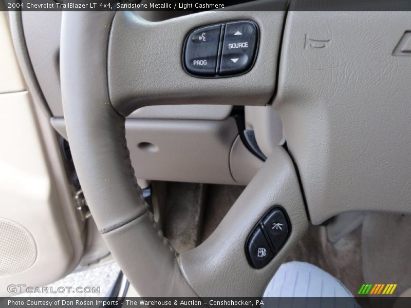 Sandstone Metallic / Light Cashmere 2004 Chevrolet TrailBlazer LT 4x4