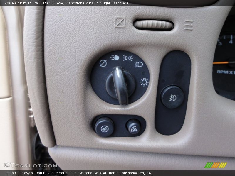 Sandstone Metallic / Light Cashmere 2004 Chevrolet TrailBlazer LT 4x4