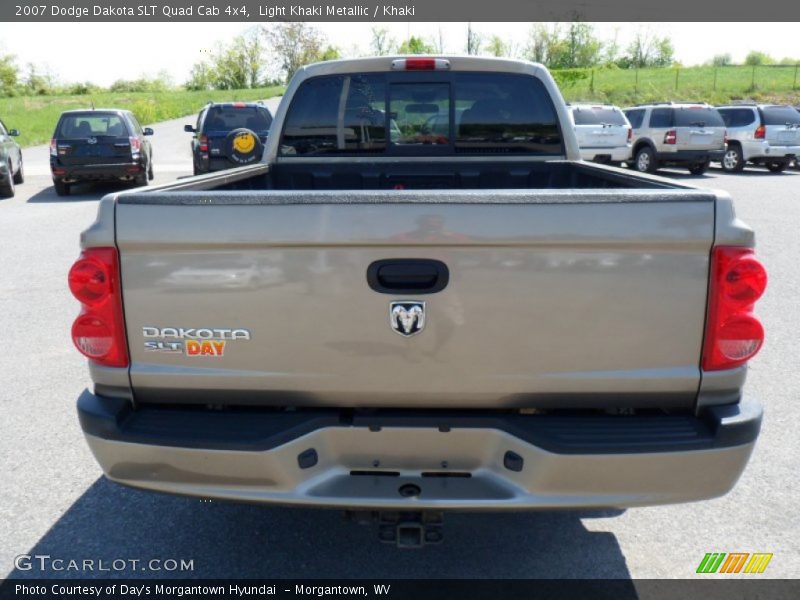 Light Khaki Metallic / Khaki 2007 Dodge Dakota SLT Quad Cab 4x4