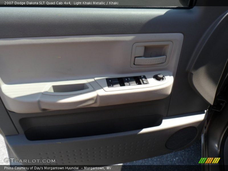 Light Khaki Metallic / Khaki 2007 Dodge Dakota SLT Quad Cab 4x4