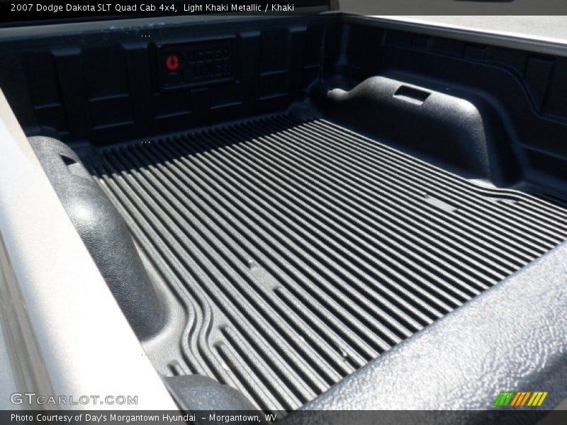 Light Khaki Metallic / Khaki 2007 Dodge Dakota SLT Quad Cab 4x4