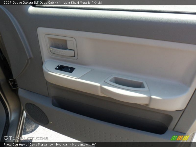 Light Khaki Metallic / Khaki 2007 Dodge Dakota SLT Quad Cab 4x4