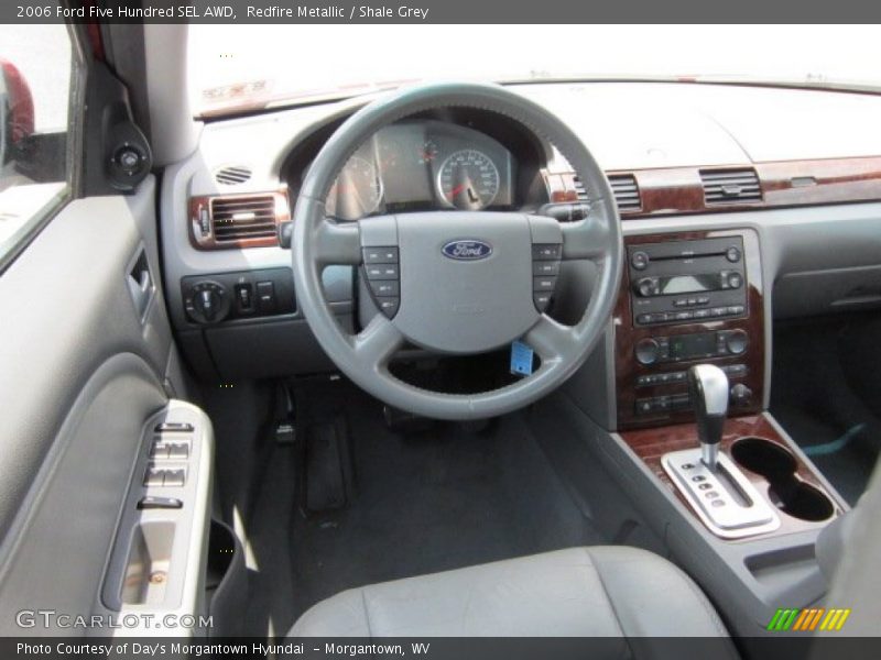 Dashboard of 2006 Five Hundred SEL AWD