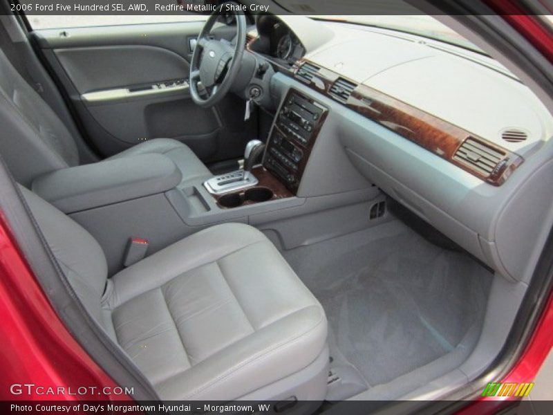 Dashboard of 2006 Five Hundred SEL AWD