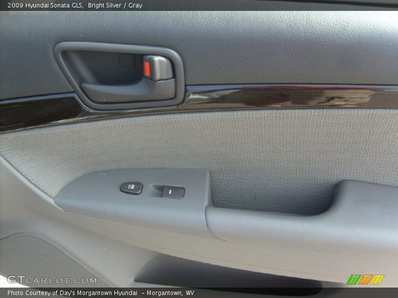 Bright Silver / Gray 2009 Hyundai Sonata GLS