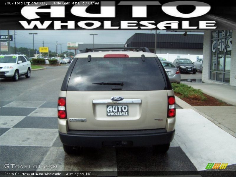 Pueblo Gold Metallic / Camel 2007 Ford Explorer XLT
