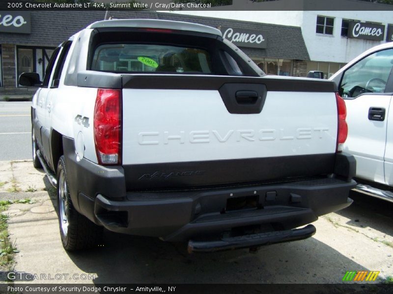 Summit White / Gray/Dark Charcoal 2005 Chevrolet Avalanche LT 4x4
