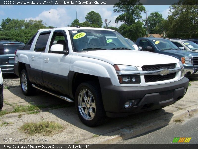 Summit White / Gray/Dark Charcoal 2005 Chevrolet Avalanche LT 4x4