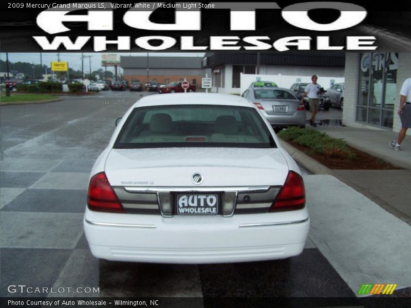 Vibrant White / Medium Light Stone 2009 Mercury Grand Marquis LS