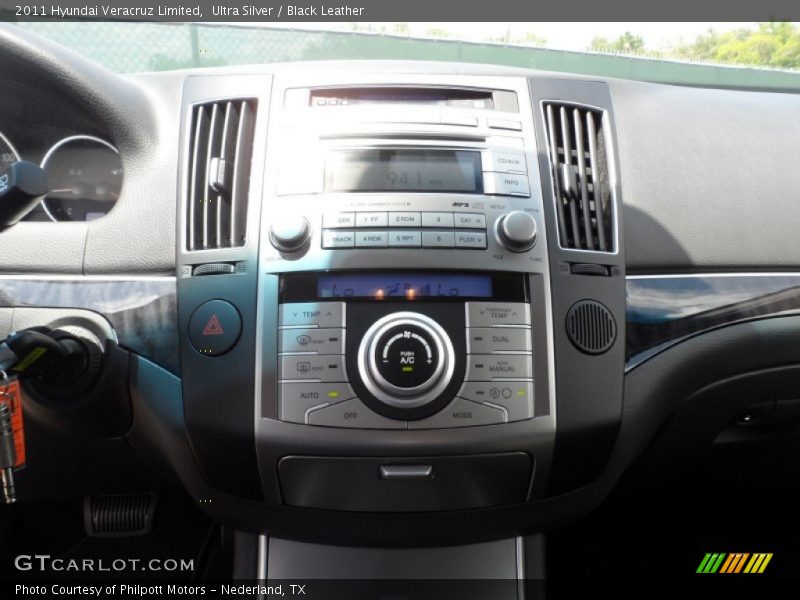 Ultra Silver / Black Leather 2011 Hyundai Veracruz Limited