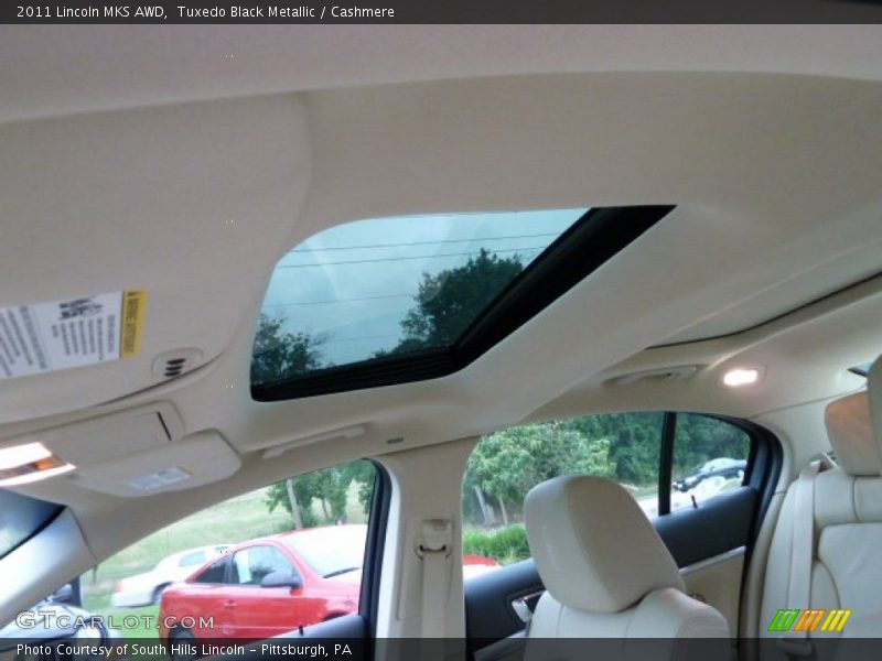 Tuxedo Black Metallic / Cashmere 2011 Lincoln MKS AWD