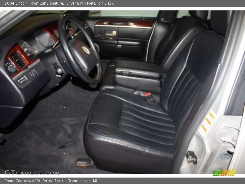 Silver Birch Metallic / Black 2004 Lincoln Town Car Signature