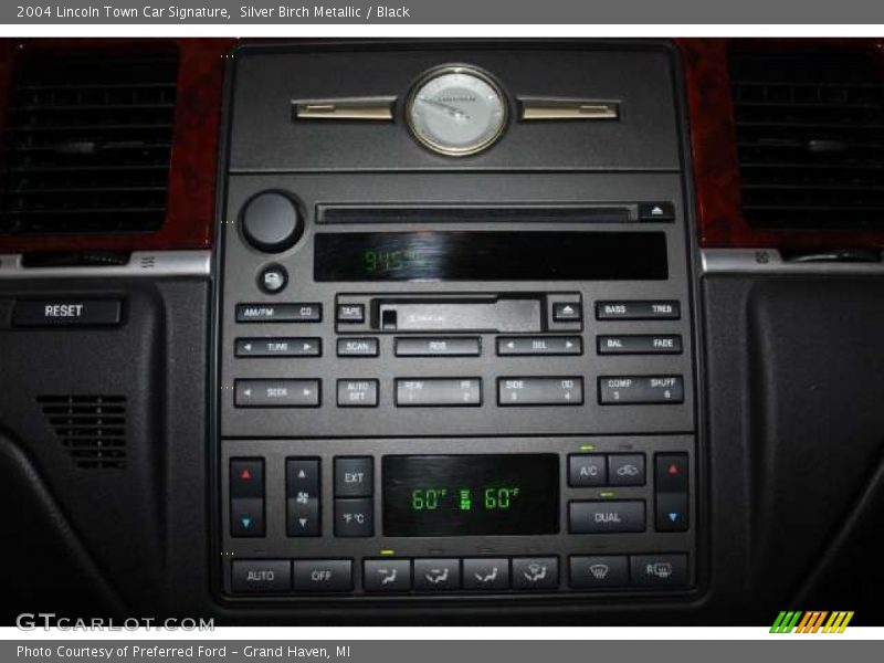 Silver Birch Metallic / Black 2004 Lincoln Town Car Signature