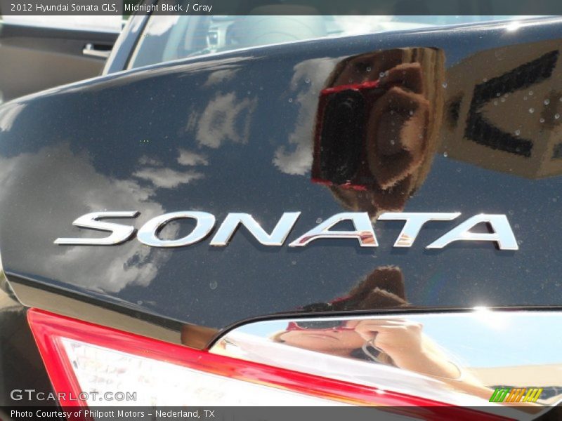 Midnight Black / Gray 2012 Hyundai Sonata GLS