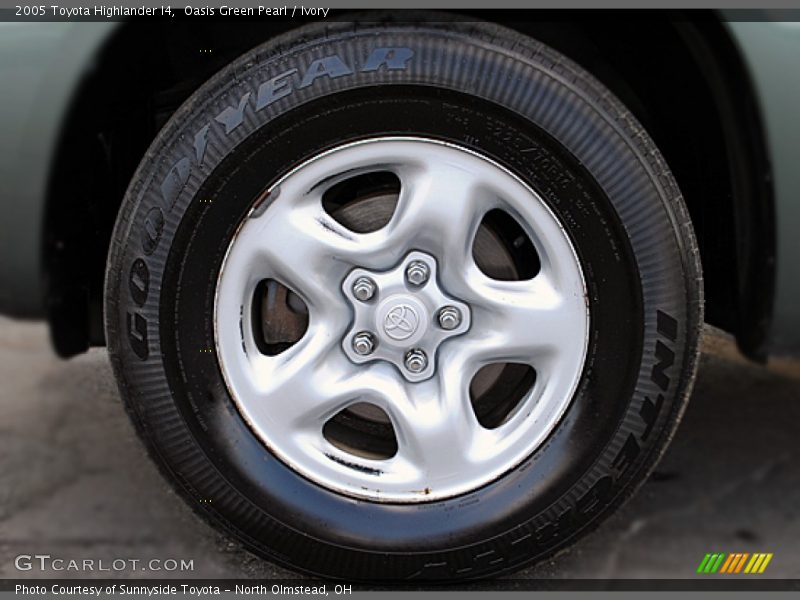 Oasis Green Pearl / Ivory 2005 Toyota Highlander I4
