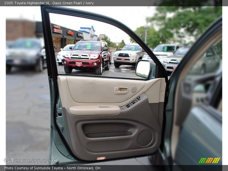 Oasis Green Pearl / Ivory 2005 Toyota Highlander I4