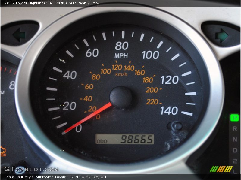 Oasis Green Pearl / Ivory 2005 Toyota Highlander I4